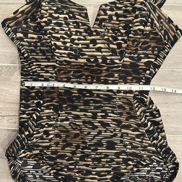 Miracle Suit Purrfection Escape One Leopard Print One Piece Swimsuit 6 - Picture 3 of 9